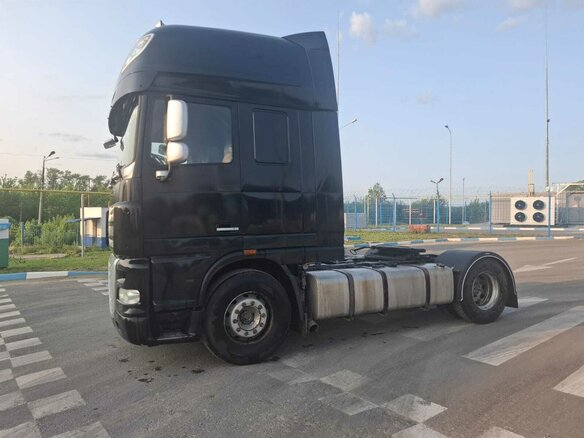2008 DAF XF 105, чёрный, 2700000 рублей - вид 3