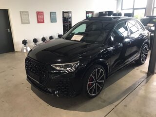 2021 Audi RS Q3 II (F3), чёрный, 5500000 рублей, вид 1
