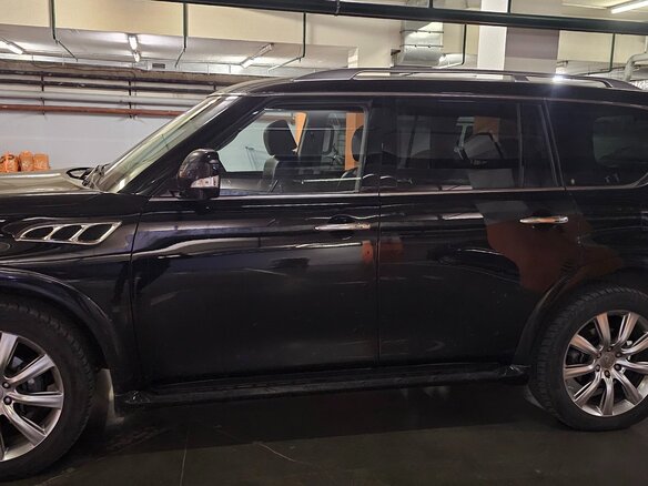 2012 Infiniti QX56 II, чёрный, 2350000 рублей - вид 3