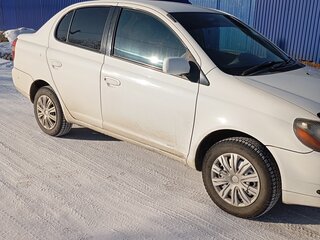 2001 Toyota Platz, белый, 490000 рублей, вид 2