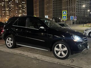 2010 Mercedes-Benz M-Класс 350 II (W164) Рестайлинг, чёрный, 1400000 рублей, вид 3