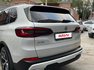 2020 BMW X5 25d IV (G05/G18), белый, 4900000 рублей, вид 5