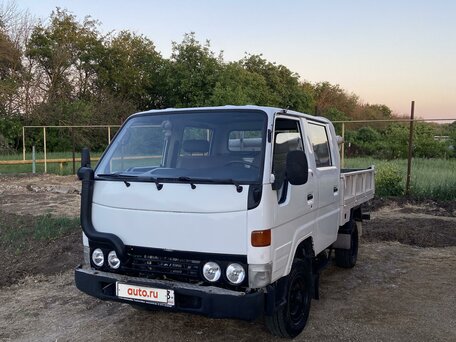 1996 Toyota Dyna, белый, 1080000 рублей, вид 4