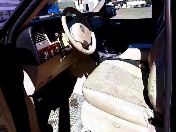 2005 Lincoln Navigator 6-speed II, чёрный - вид 4