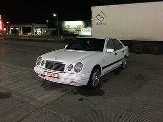 1996 Mercedes-Benz E-Класс 280 II (W210, S210), белый, 700000 рублей, вид 1