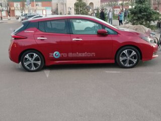 2018 Nissan Leaf II (ZE1), красный, 1550000 рублей, вид 3