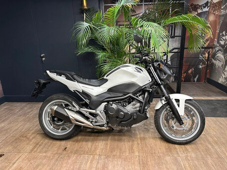 2016 Honda NC 750S, белый, 594000 рублей, вид 3