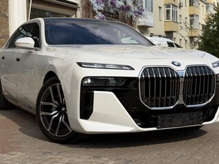 2026 BMW 7 серии 740d xDrive VII (G70), белый, 14900000 рублей, вид 3