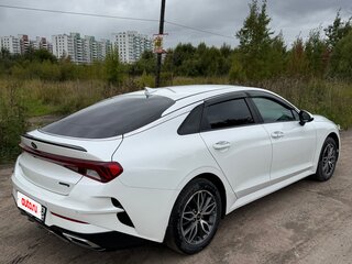 2021 Kia K5 III, белый, 2550000 рублей, вид 4