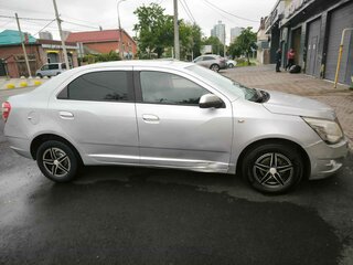 2013 Chevrolet Cobalt II, серебристый, 650000 рублей, вид 2