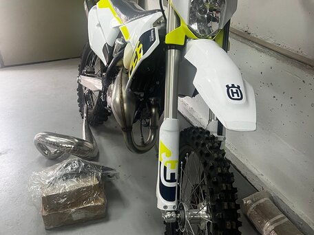 2023 Husqvarna TE 250, белый, 1150000 рублей, вид 4
