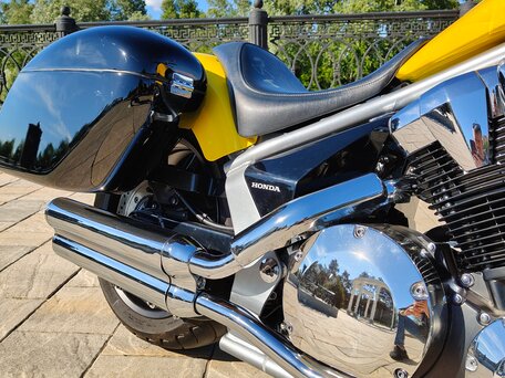 2022 Honda VT 1300CX Fury, жёлтый, 1280000 рублей, вид 3