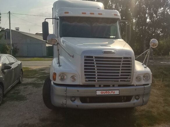 2003 Freightliner Century Class, белый, 1700000 рублей - вид 2