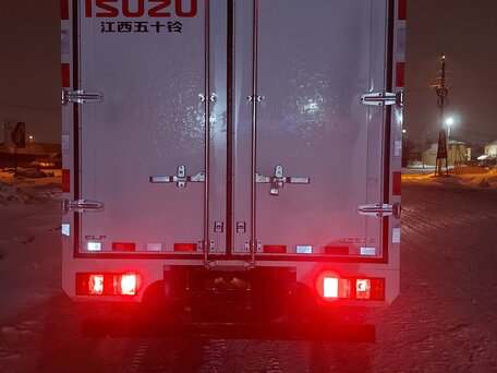 2023 Isuzu Elf (N-series), белый, 3000000 рублей, вид 1