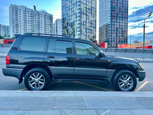 2005 Lexus LX 470 II Рестайлинг, чёрный, 5650000 рублей - вид 2