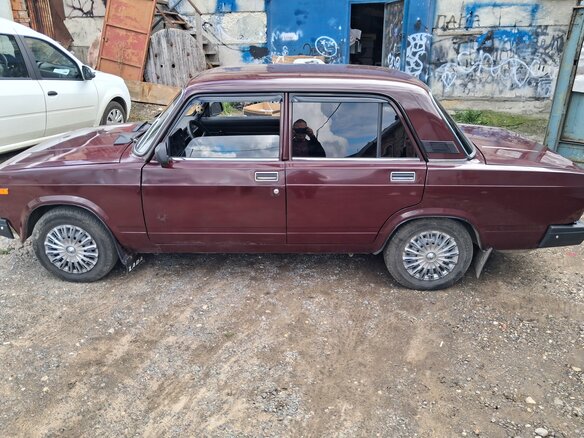 2008 Lada (ВАЗ) 2105, пурпурный, 200000 рублей - вид 2