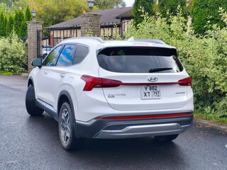 2022 Hyundai Santa Fe IV Рестайлинг, белый, 3650000 рублей, вид 3