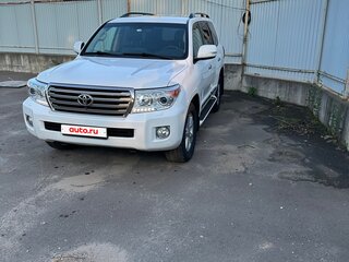 2014 Toyota Land Cruiser 200 Series Рестайлинг 1, белый, 4700000 рублей, вид 2