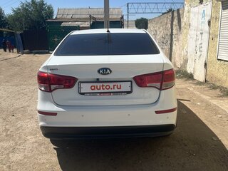 2015 Kia Rio III Рестайлинг, белый, 1130000 рублей, вид 4