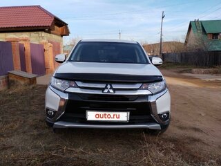 2015 Mitsubishi Outlander III Рестайлинг 2, белый, 1950000 рублей, вид 3
