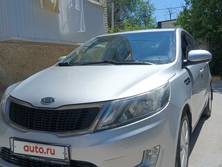 2012 Kia Rio 5-speed III, серебристый, 1200000 рублей, вид 1