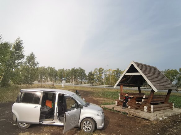 2012 Toyota Sienta I Рестайлинг 2, серебристый, 1050000 рублей - вид 8