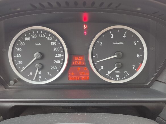 2003 BMW 5 серии 530i V (E60/E61), чёрный, 900000 рублей - вид 13