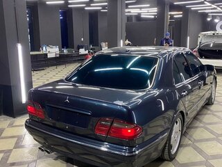2000 Mercedes-Benz E-Класс 430 II (W210, S210) Рестайлинг, синий, 930000 рублей, вид 5