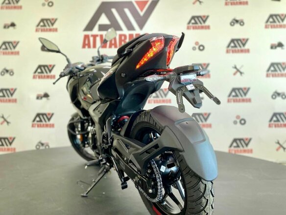 2026 Bajaj Pulsar N250, чёрный, 349000 рублей - вид 8