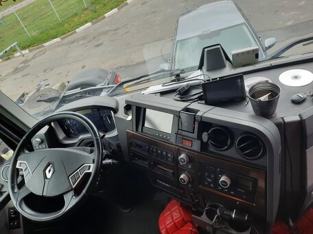 2016 Renault T-Series, пурпурный, 7500000 рублей, вид 4