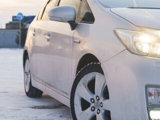 2009 Toyota Prius III (XW30), серебристый, 755005 рублей, вид 5