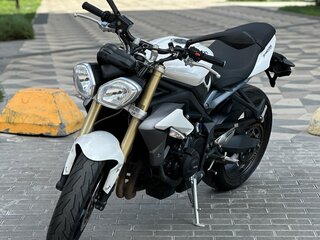 2013 Triumph Street Triple, белый, 550000 рублей, вид 3