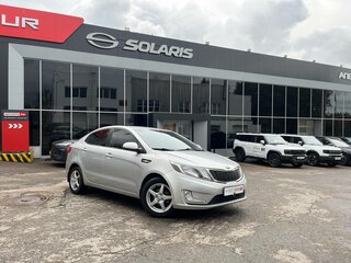 2013 Kia Rio 5-speed III, серебристый, 619873 рублей, вид 1