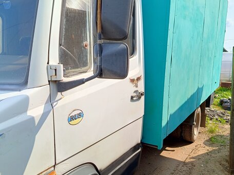 1987 Mercedes-Benz Vario, белый, 670000 рублей, вид 3