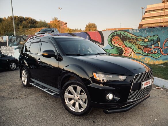 2009 Mitsubishi Outlander II Рестайлинг, чёрный, 1550000 рублей
