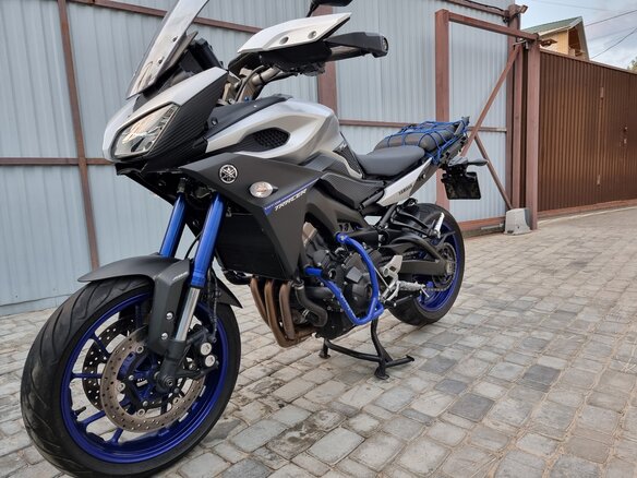 2017 Yamaha MT-09 Tracer (FJ-09), серебристый, 920000 рублей - вид 4
