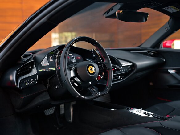 2023 Ferrari SF90 Stradale, красный, 56950000 рублей - вид 8