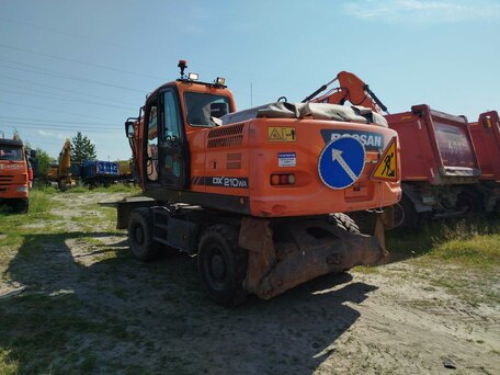 2022 Develon DX210W, белый, 11831000 рублей, вид 4