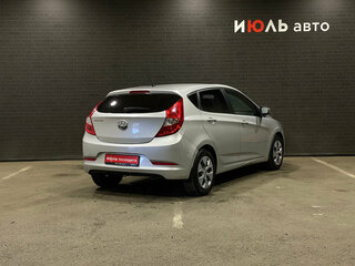 2016 Hyundai Solaris I Рестайлинг, серебристый, 830000 рублей, вид 5