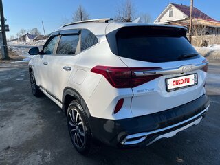 2022 Kia Seltos I Рестайлинг, белый, 2800000 рублей, вид 4