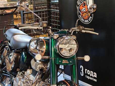 2026 Royal Enfield Classic 350, зелёный, 526000 рублей, вид 5