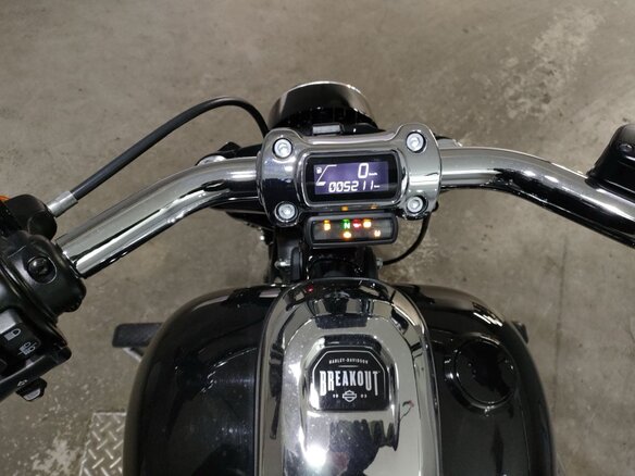 2023 Harley-Davidson Breakout, чёрный, 2010000 рублей - вид 4