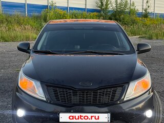 2013 Kia Rio 5-speed III, чёрный, 530000 рублей, вид 2