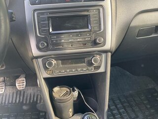 2016 Volkswagen Polo V Рестайлинг, белый, 899999 рублей, вид 5