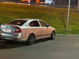 2011 Skoda Octavia RS II Рестайлинг, серебристый, 850000 рублей, вид 3