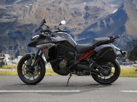 2026 Ducati Multistrada V4, чёрный, 3650000 рублей, вид 3