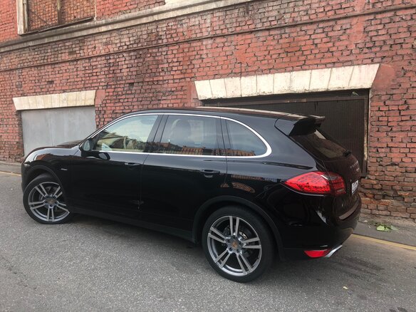 2011 Porsche Cayenne Diesel II (958), чёрный - вид 4