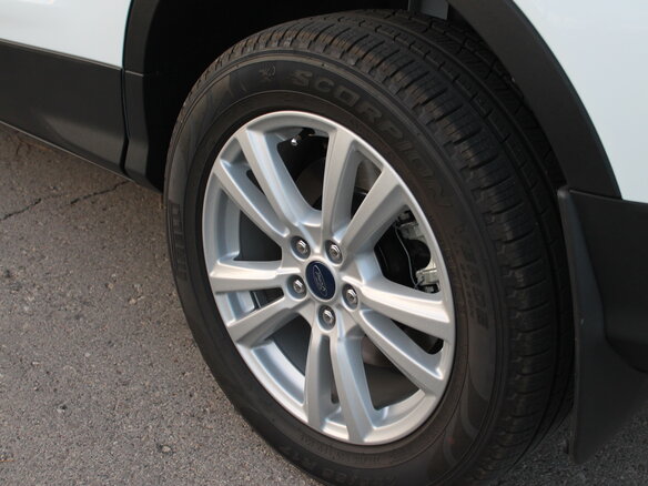 2018 Ford Kuga II Рестайлинг, белый, 3190000 рублей - вид 12