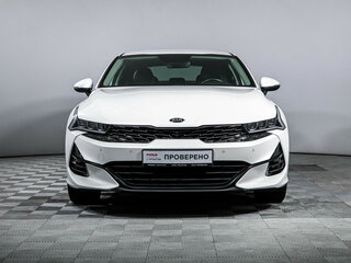 2021 Kia K5 III, белый, 2300000 рублей, вид 2