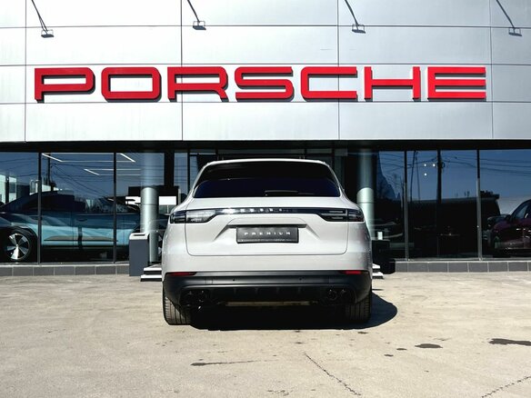 2021 Porsche Cayenne III, серый, 7750000 рублей - вид 5